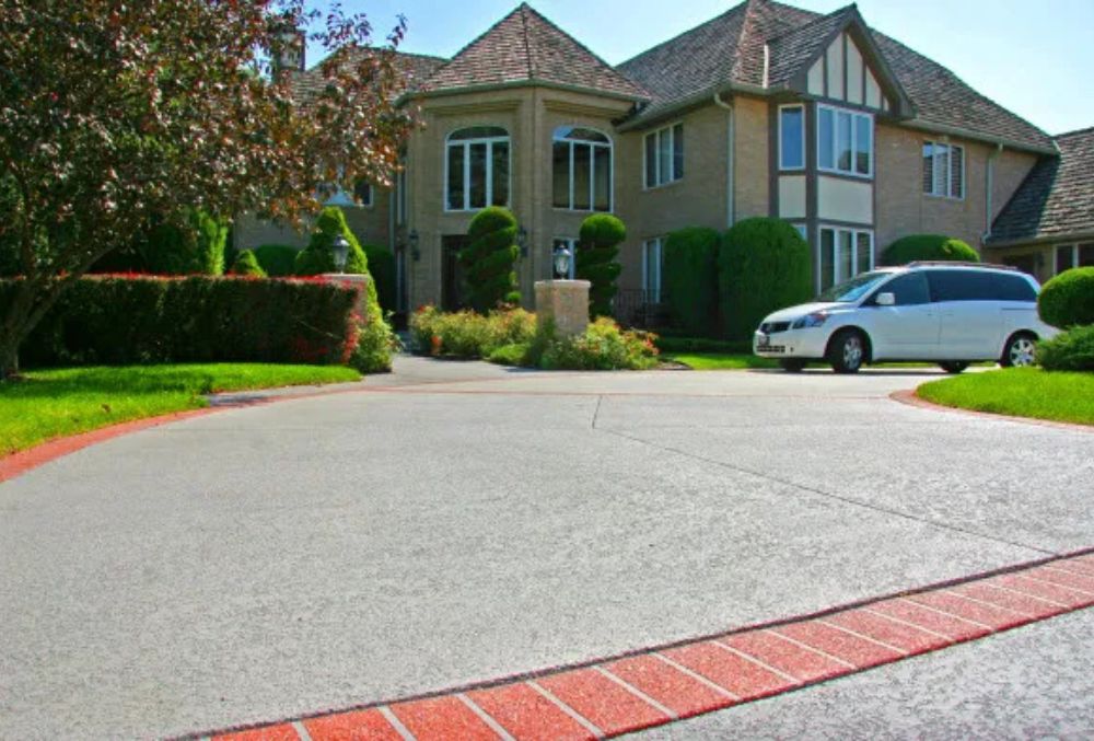 spray textured concrete driveway